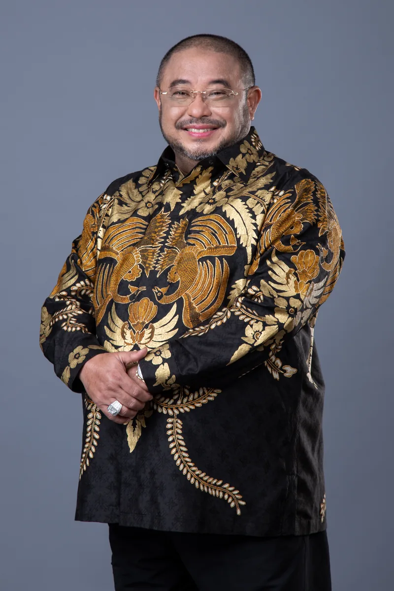Habib Aboe Bakar Alhabsyi, kemeja batik, menghadap depan